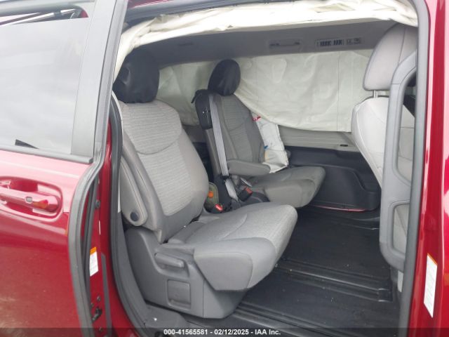 5TDKRKEC5MS025881 Toyota SIENNA LE