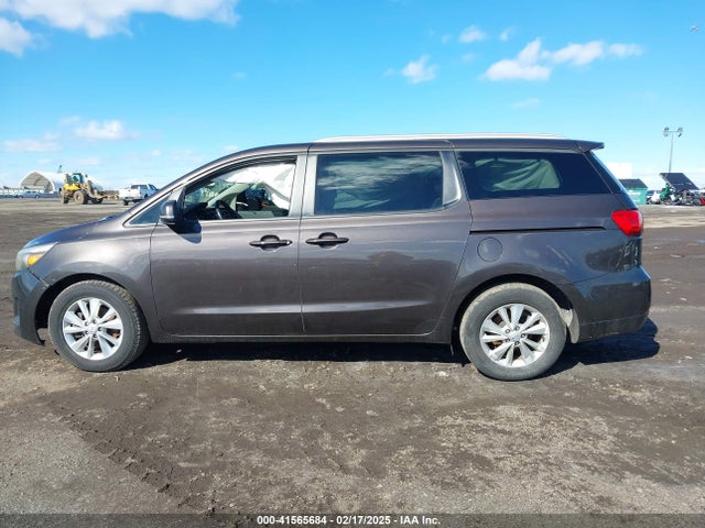 KIA SEDONA LX 2017 KNDMB5C10H6331991 Image 14