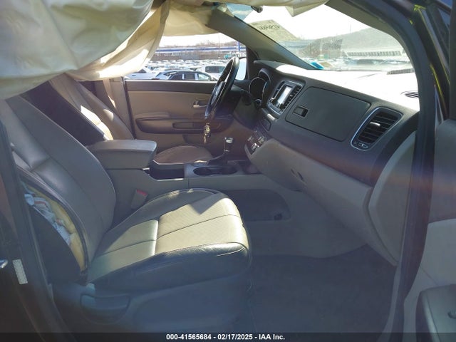 KIA SEDONA LX 2017 KNDMB5C10H6331991 Image 5