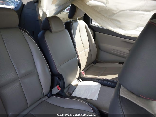 KIA SEDONA LX 2017 KNDMB5C10H6331991 Image 8