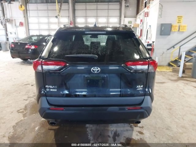2T3P1RFV8KW070475 Toyota Rav4 Xle