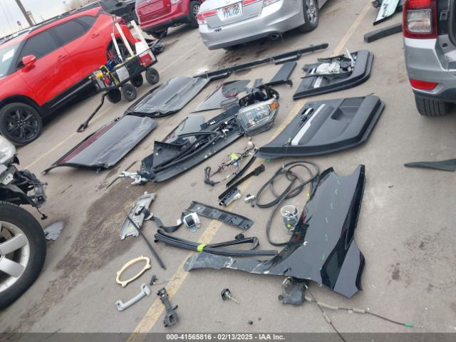5TFDY5F15JX767746 Toyota Tundra Sr5 5.7l V8