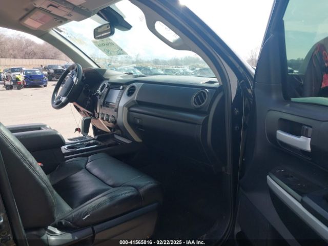 5TFDY5F15JX767746 Toyota Tundra Sr5 5.7l V8