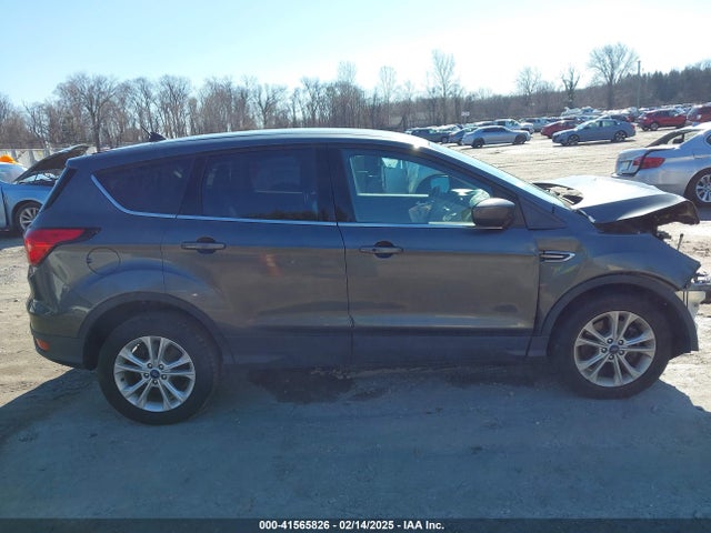 1FMCU9GD0KUA57966 Ford ESCAPE SE