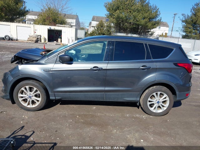 1FMCU9GD0KUA57966 Ford ESCAPE SE