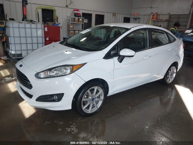 Ford FIESTA SE 2019 3FADP4BJ0KM149962 Image 2