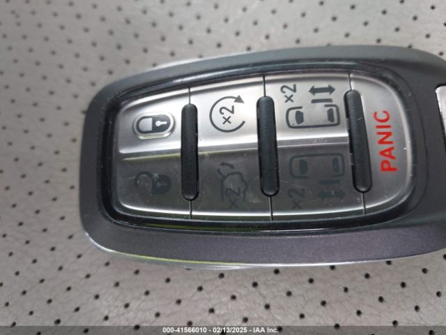 2017 CHRYSLER PACIFICA 2C4RC1EG3HR500567 Photo 10