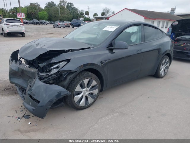 2024 TESLA MODEL Y 7SAYGDED3RF002246 Photo 1