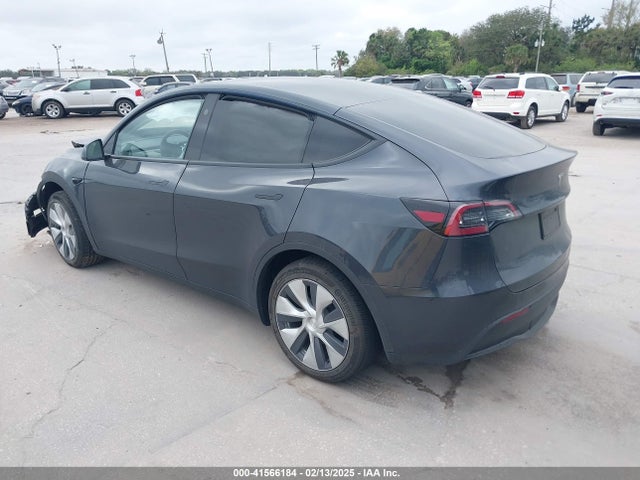 2024 TESLA MODEL Y 7SAYGDED3RF002246 Photo 2