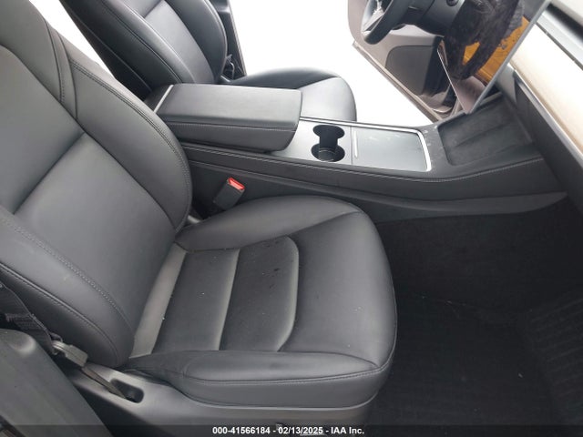2024 TESLA MODEL Y 7SAYGDED3RF002246 Photo 4