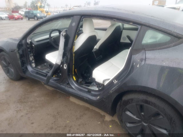 2024 Tesla Model 3 Long Range Dual Motor All-wheel Drive მანქანა იყიდება აუქციონზე, vin: 5YJ3E1EB7RF814305, აუქციონის ნომერი: 41566257