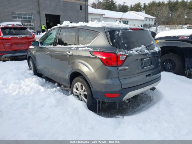 1FMCU0GD8KUB84704 Ford ESCAPE SE