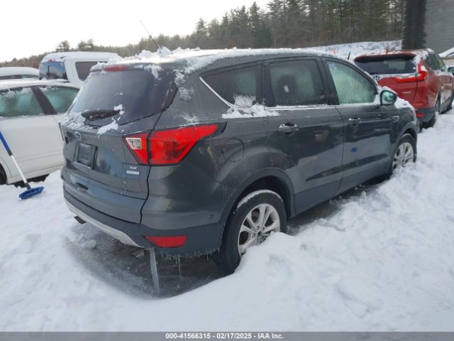 1FMCU0GD8KUB84704 Ford ESCAPE SE