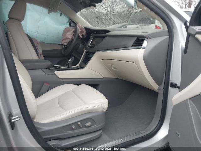 2018 CADILLAC XT5 1GYKNCRS2JZ151204 Photo 4