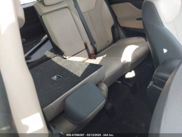 5NMS1DAJ1PH562651 Hyundai Santa Fe Se