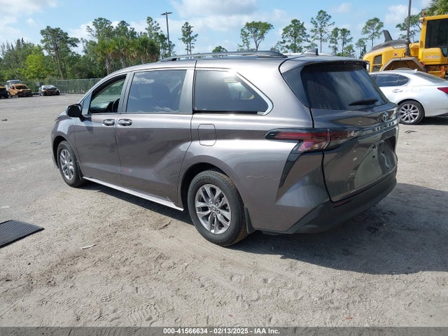 5TDYRKEC7RS224934 Toyota SIENNA XLE