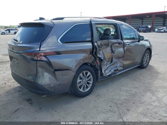 5TDYRKEC7RS224934 Toyota SIENNA XLE