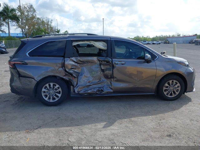 5TDYRKEC7RS224934 Toyota SIENNA XLE
