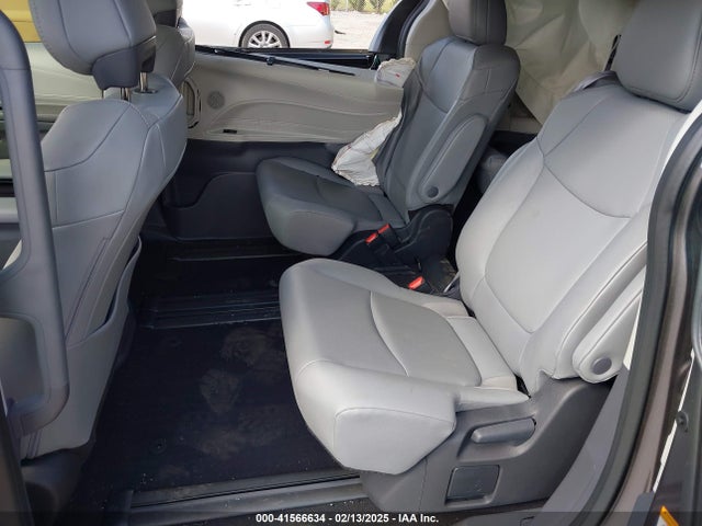 5TDYRKEC7RS224934 Toyota SIENNA XLE