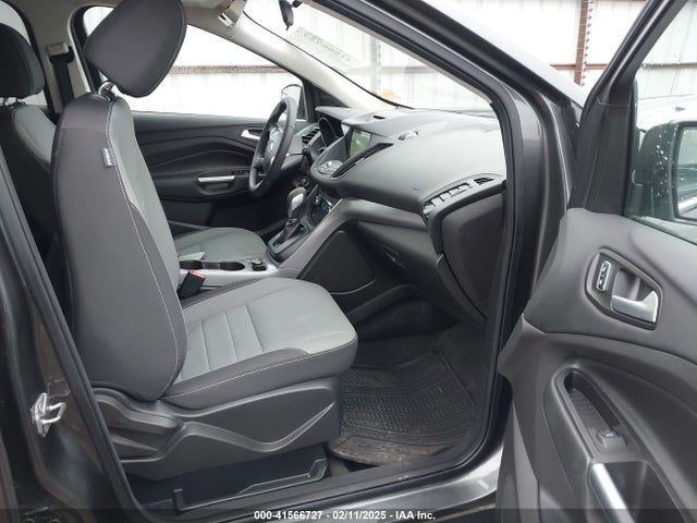 1FMCU0GX7GUB71377 Ford ESCAPE SE