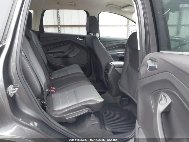 1FMCU0GX7GUB71377 Ford ESCAPE SE
