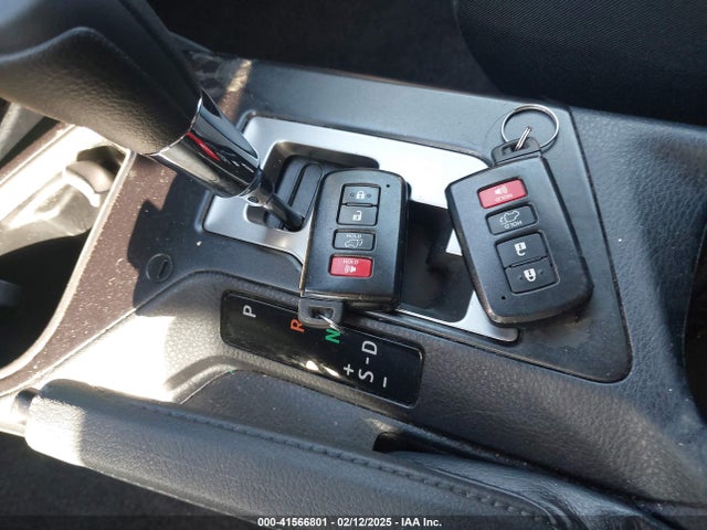 JTMWFREV9JJ169995 Toyota Rav4 Adventure/xle