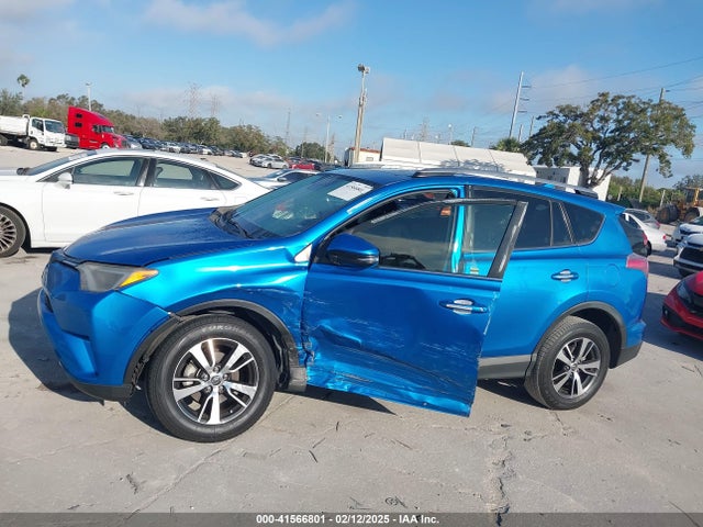 JTMWFREV9JJ169995 Toyota Rav4 Adventure/xle