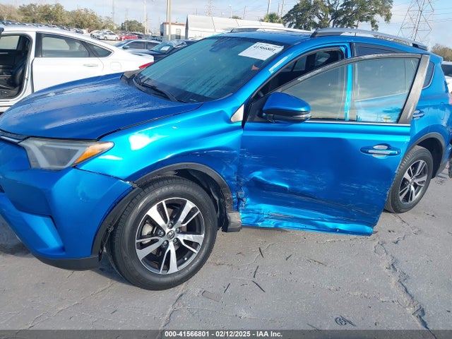 JTMWFREV9JJ169995 Toyota Rav4 Adventure/xle