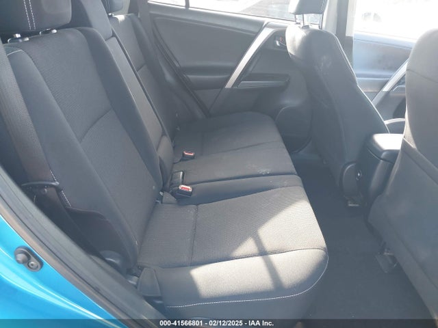 JTMWFREV9JJ169995 Toyota Rav4 Adventure/xle