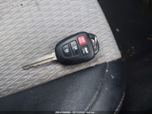 4T1BF1FKXEU398075 Toyota CAMRY SE