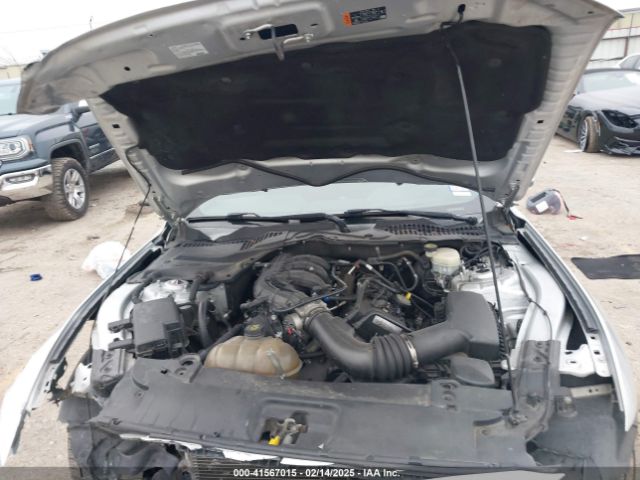 1FA6P8AM3G5266234 Ford Mustang V6