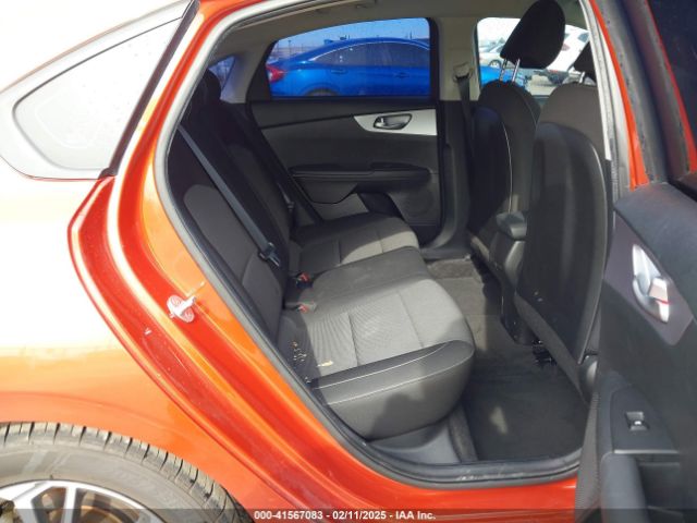 3KPF24AD8NE466318 KIA Forte Lxs