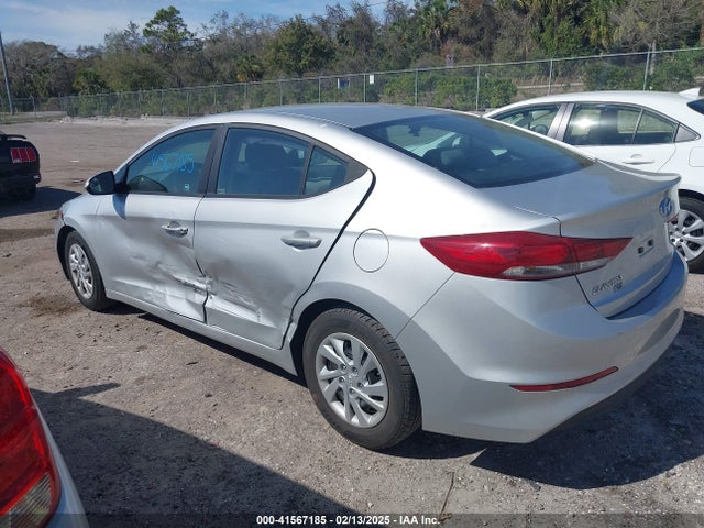 Hyundai ELANTRA SE 2018 5NPD74LF7JH318996 Image 3
