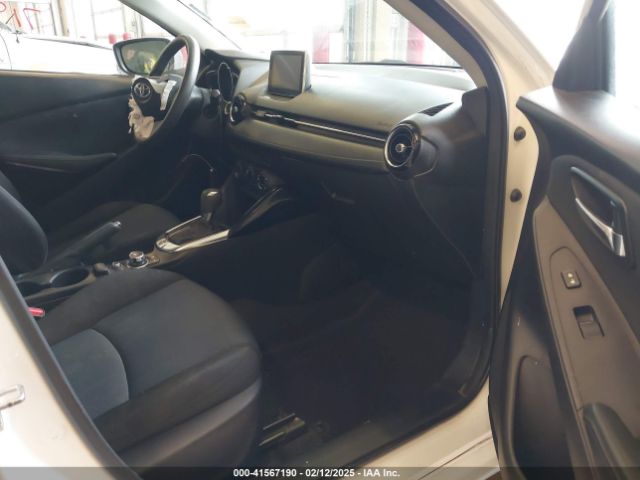 3MYDLBYV6JY321229 Toyota YARIS IA