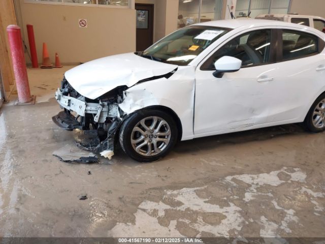 3MYDLBYV6JY321229 Toyota YARIS IA