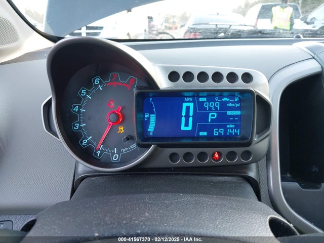 1G1JC6SH9F4110315 Chevrolet Sonic Lt Auto