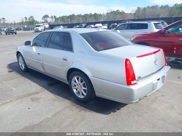 2010 CADILLAC DTS 1G6KD5EY2AU104673 Photo 2