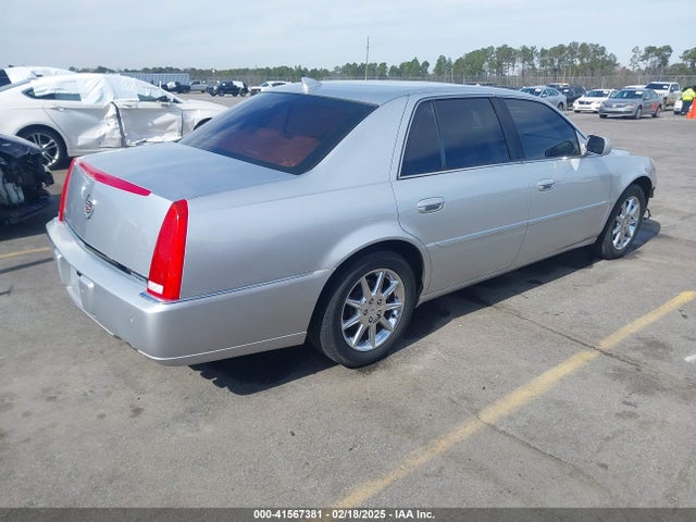 2010 CADILLAC DTS 1G6KD5EY2AU104673 Photo 3