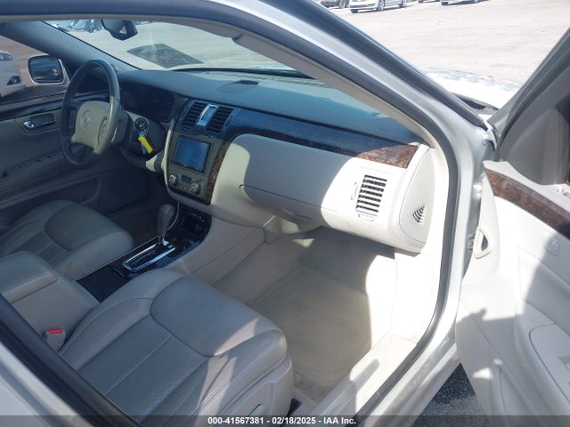 2010 CADILLAC DTS 1G6KD5EY2AU104673 Photo 4