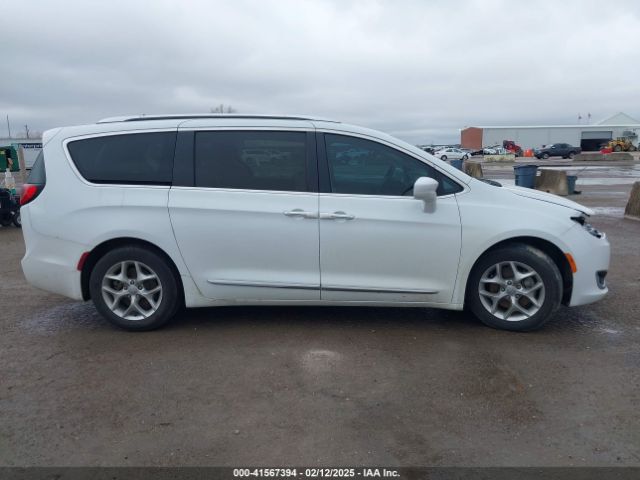 2C4RC1EG5JR247886 Chrysler Pacifica Touring L Plus