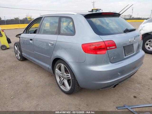 2013 AUDI A3 WAUKJAFM8DA023691 Photo 2