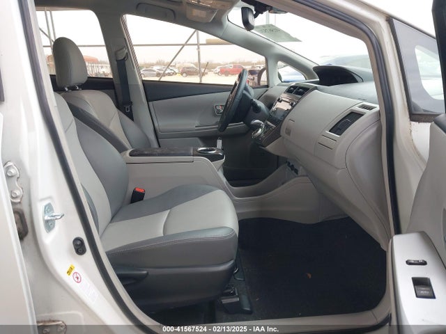 JTDZN3EU0HJ071095 Toyota PRIUS V