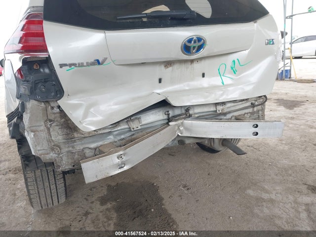 JTDZN3EU0HJ071095 Toyota PRIUS V