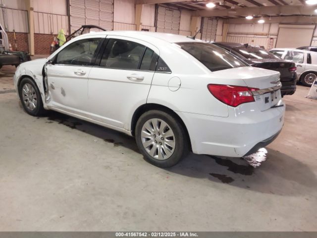 2014 CHRYSLER 200 1C3CCBAB7EN168345 Photo 2