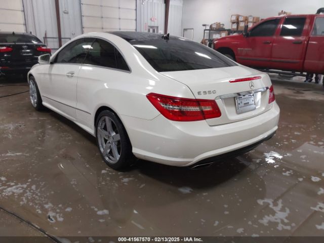 2011 MERCEDES-BENZ E 550 WDDKJ7CB4BF069405 Photo 2