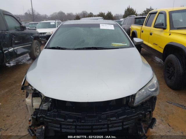 4T1BF1FK5FU925523 Toyota CAMRY SE
