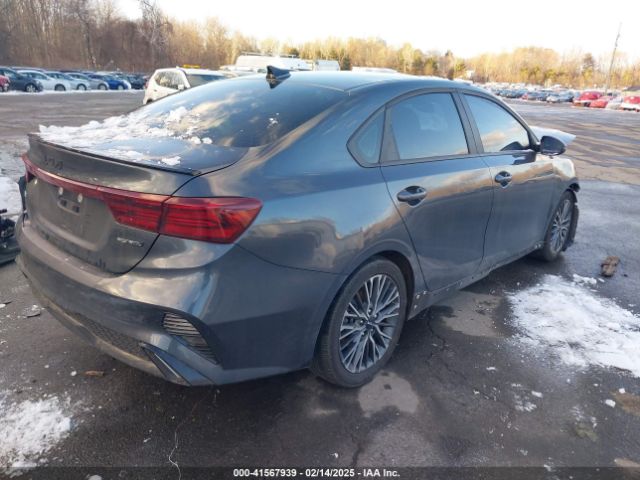 3KPF54AD3PE520859 KIA Forte Gt-line