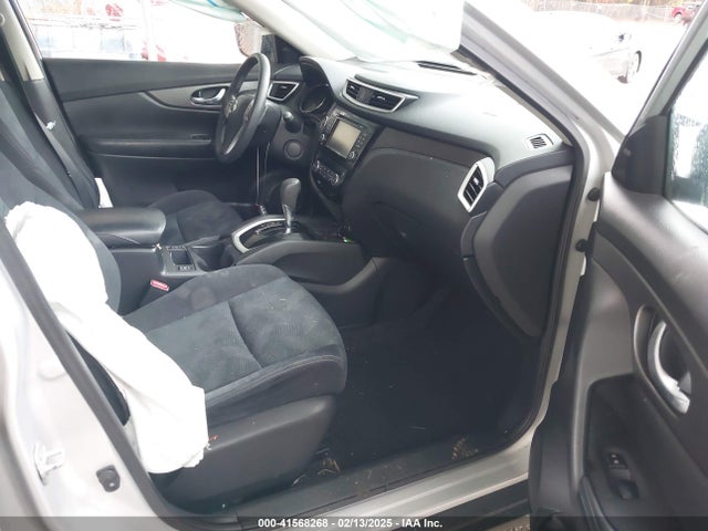 JN8AT2MT6GW010376 Nissan ROGUE SV
