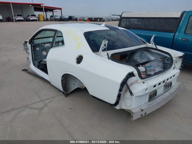 2016 DODGE CHALLENGER 2C3CDZC95GH239750 Photo 2