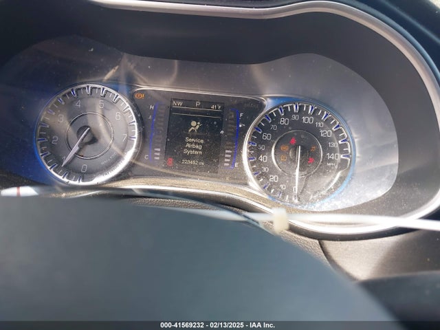 Chrysler 200 Limited 2015 1C3CCCAB2FN596377 Image 15